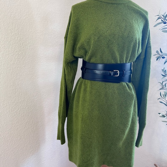 Oversized large sweater dress in light green tone SUPER COZY NEW/NEVER WORN⚡️ - Picture 4 of 10